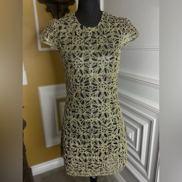 SHORT DRESS IN GOLDEN GUIPURE - Picture 16 of 16